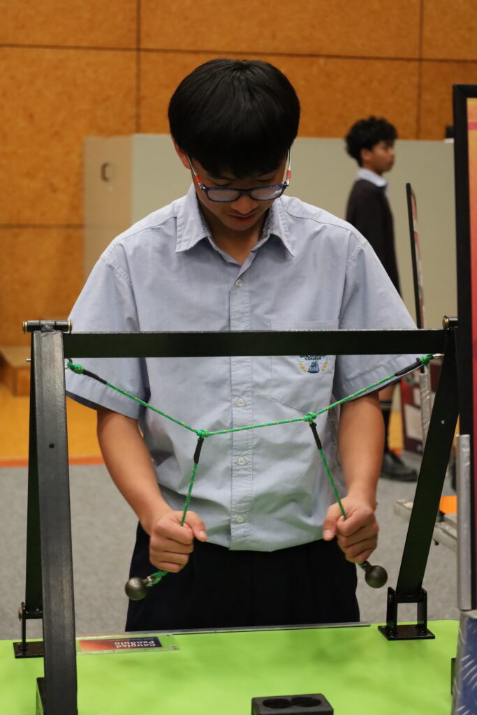 Yr9ScienceRoadshow_June2026 (11)_USE
